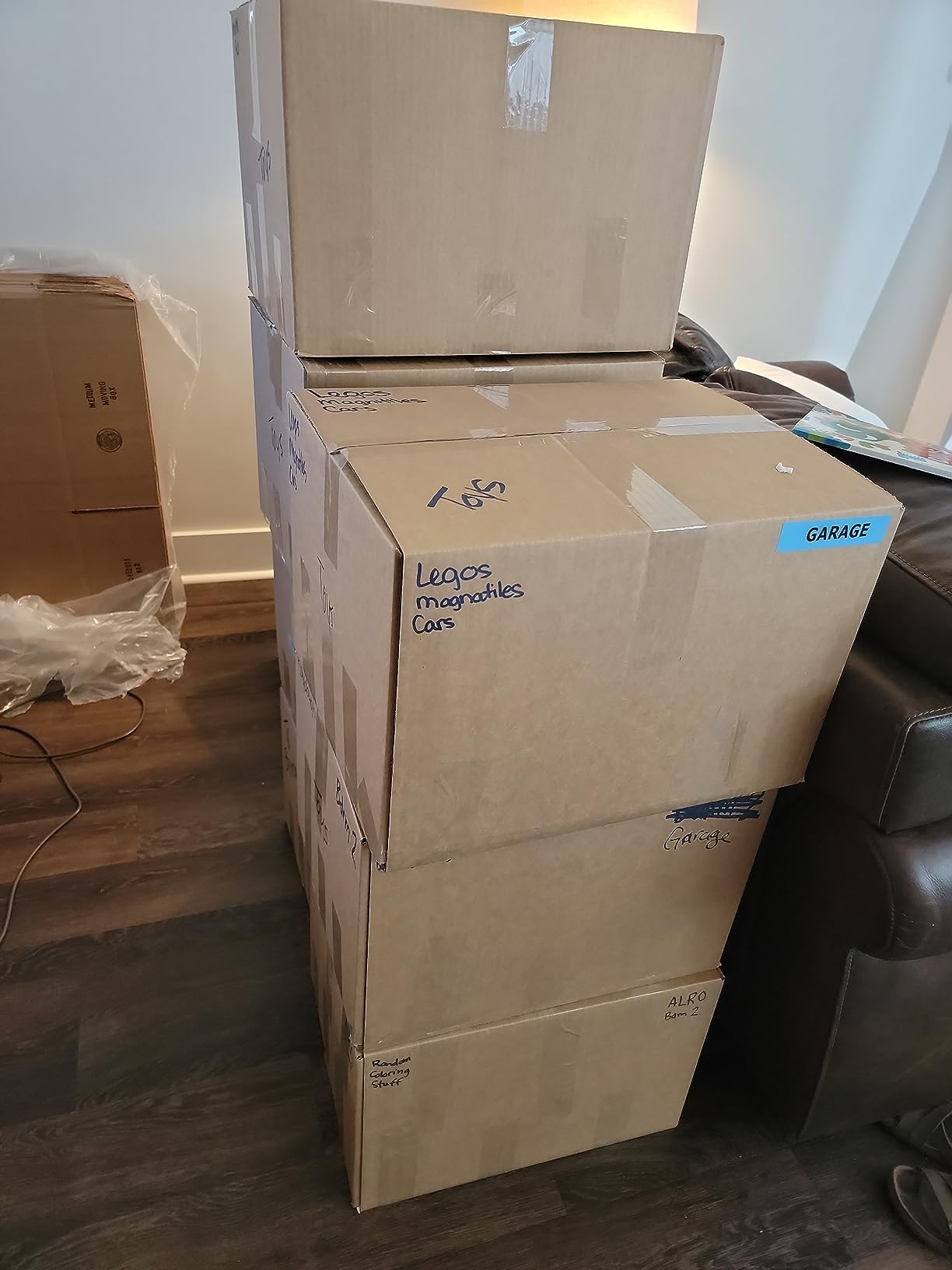 Amazon Basics Cardboard Moving Boxes